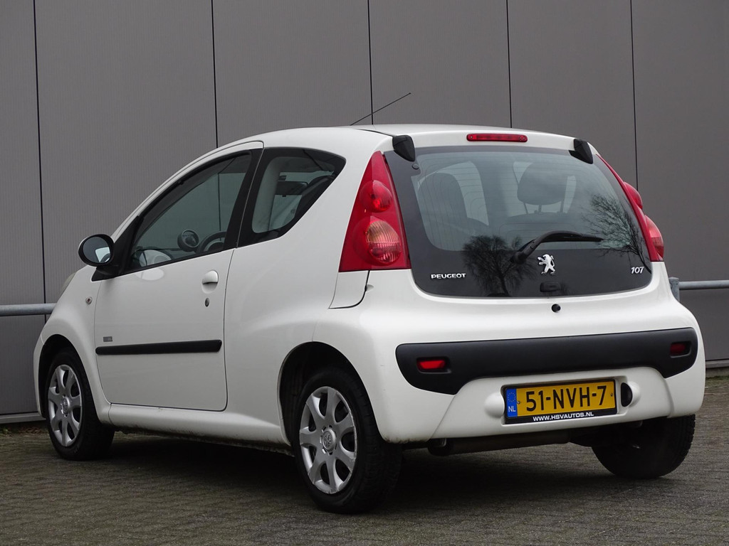 42435860-5.jpg