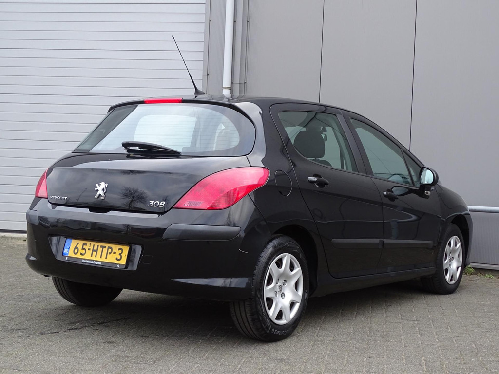 42802691-6.jpg