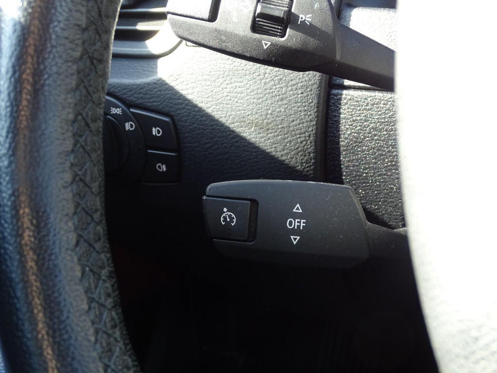 42911498-16.jpg