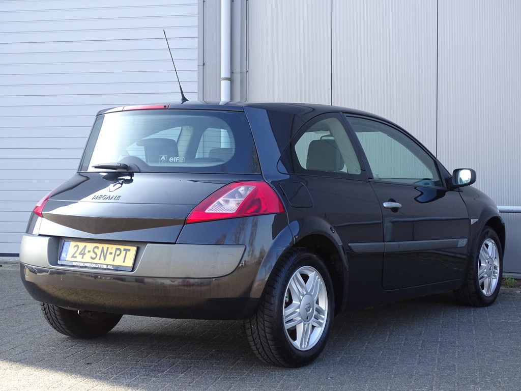 43020684-7.jpg