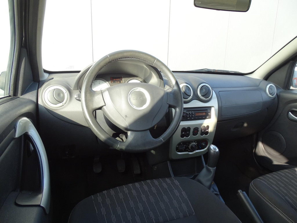 43189556-10.jpg