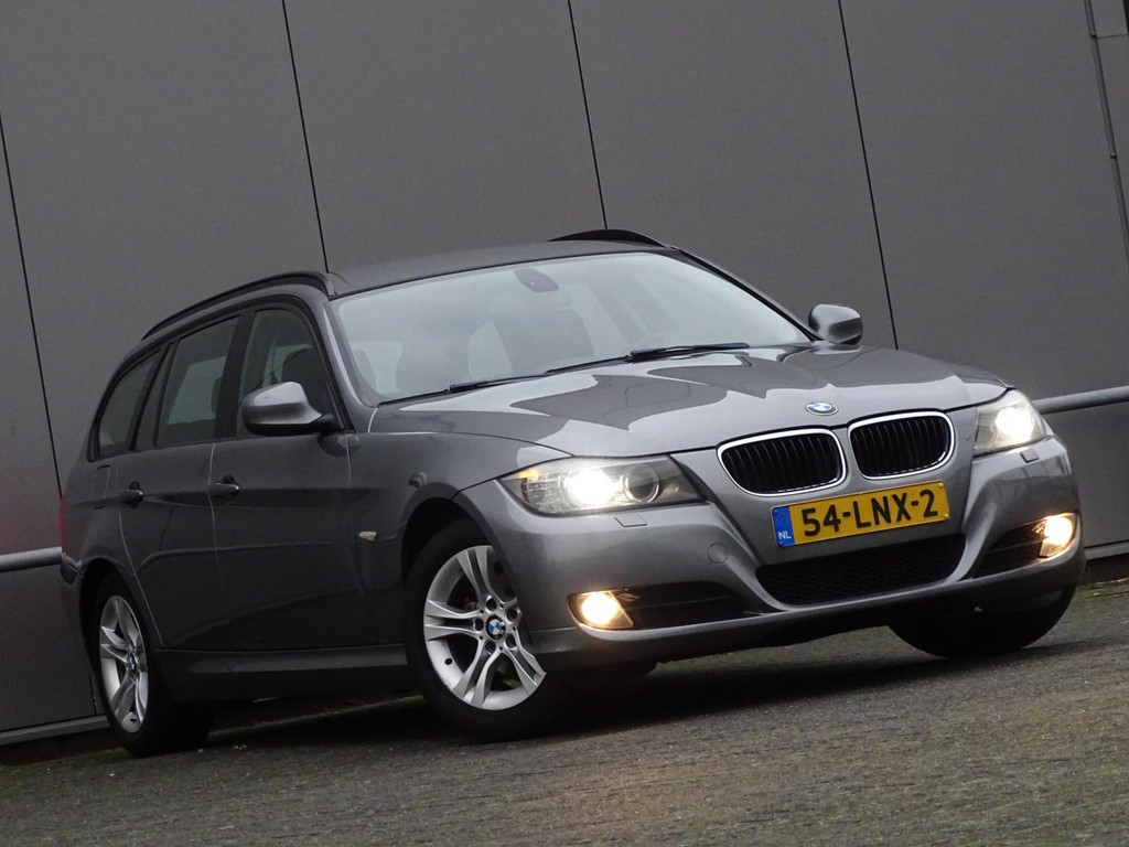43221018-2.jpg