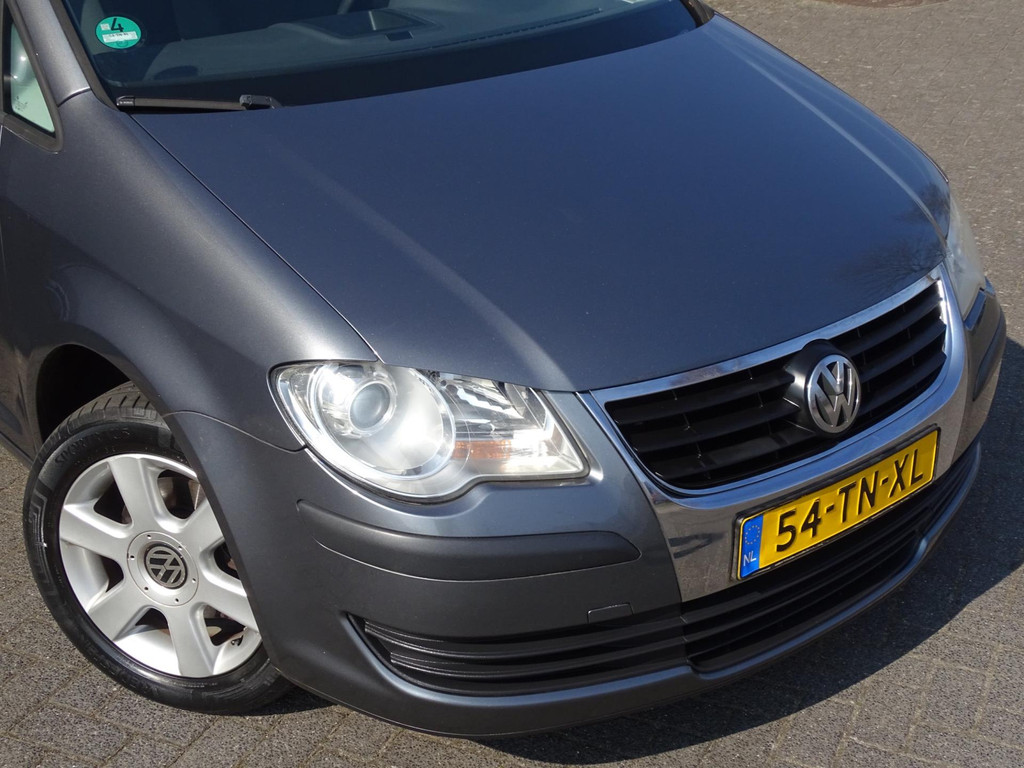 43364395-6.jpg