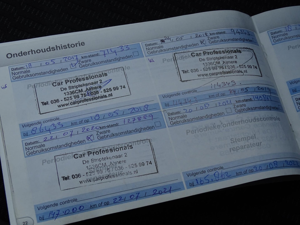 43678215-14.jpg