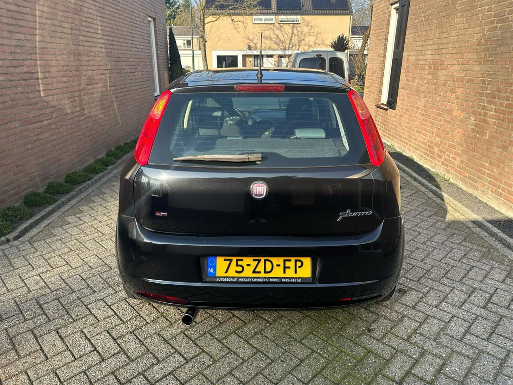 43744336-2.jpg