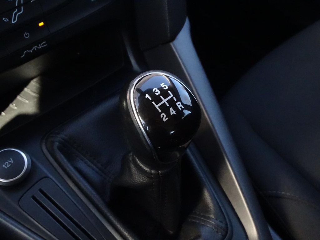 43764603-12.jpg