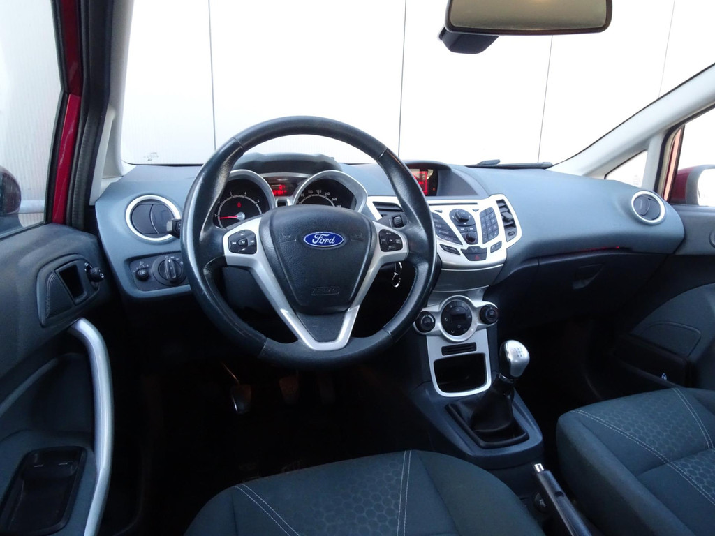 43808625-9.jpg