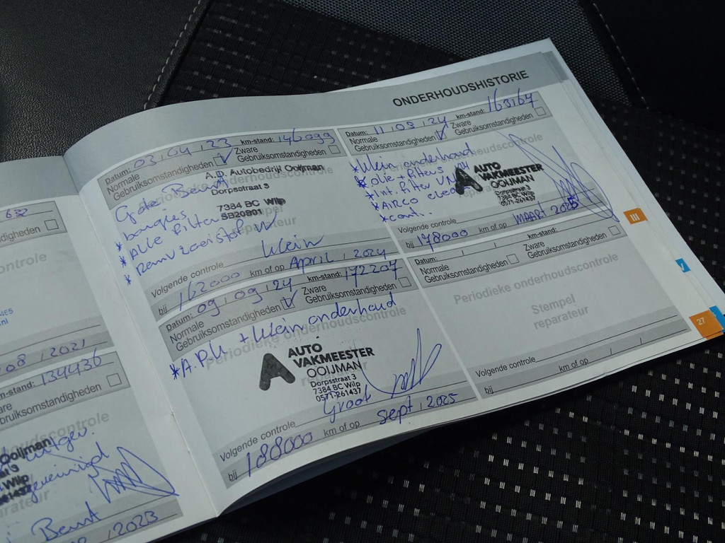 43910716-20.jpg