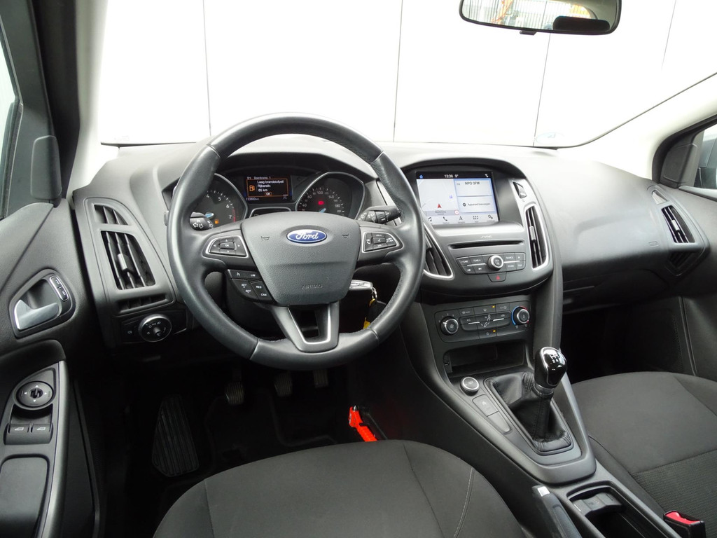 43910891-10.jpg