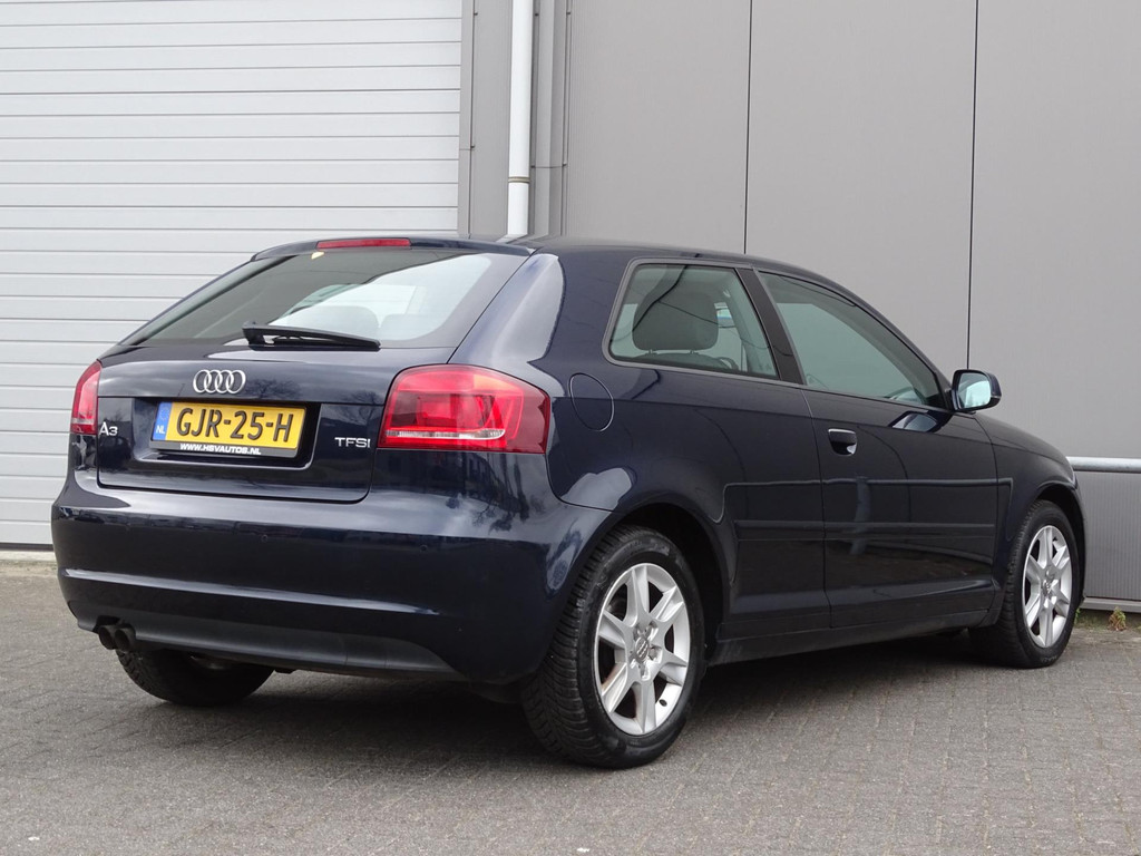 43937527-7.jpg