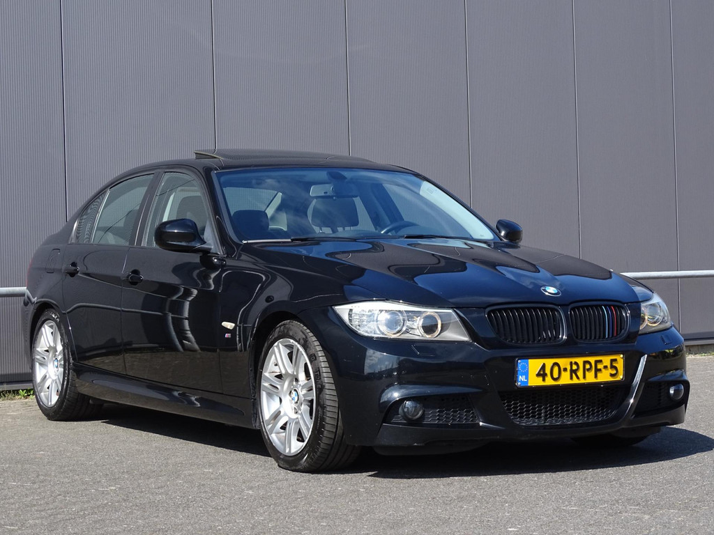 43938550-3.jpg