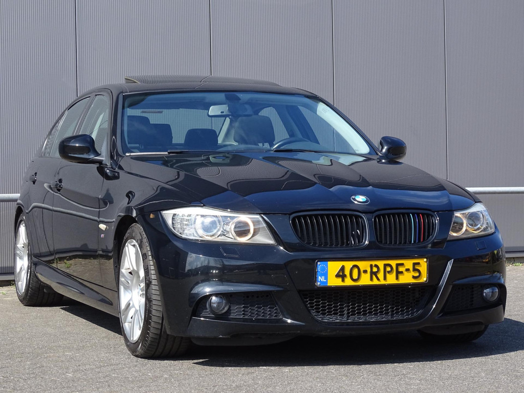 43938550-4.jpg
