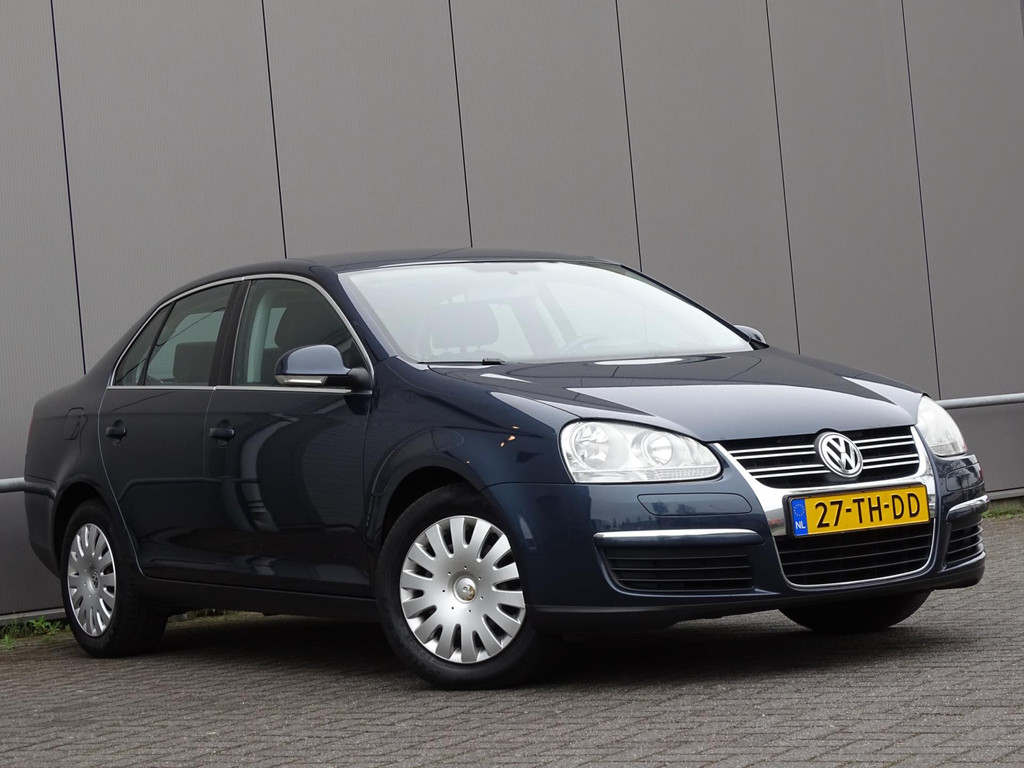 43959868-2.jpg