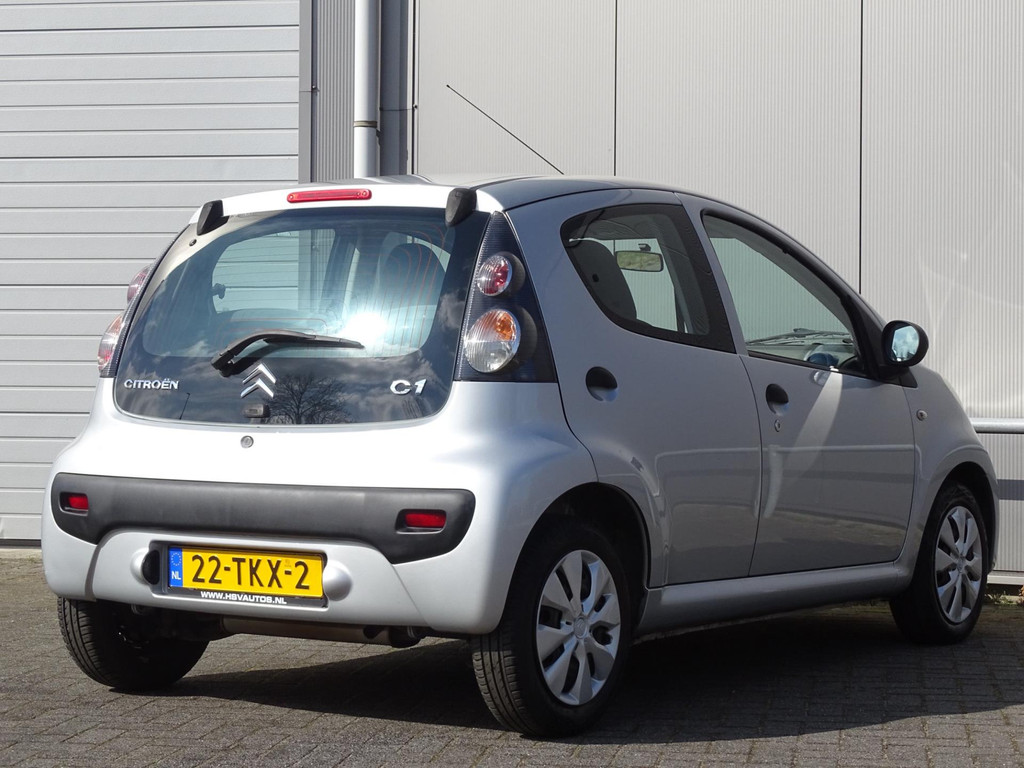 43959930-8.jpg