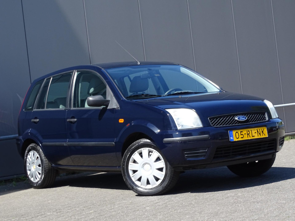 44290467-2.jpg