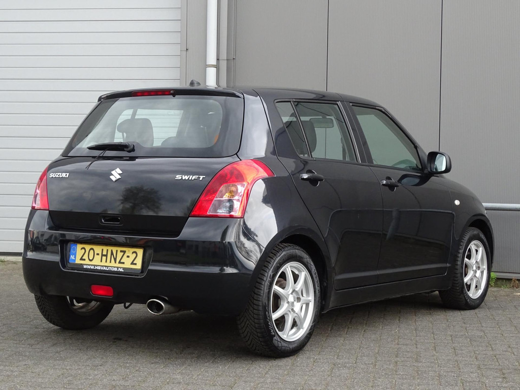 44291549-6.jpg