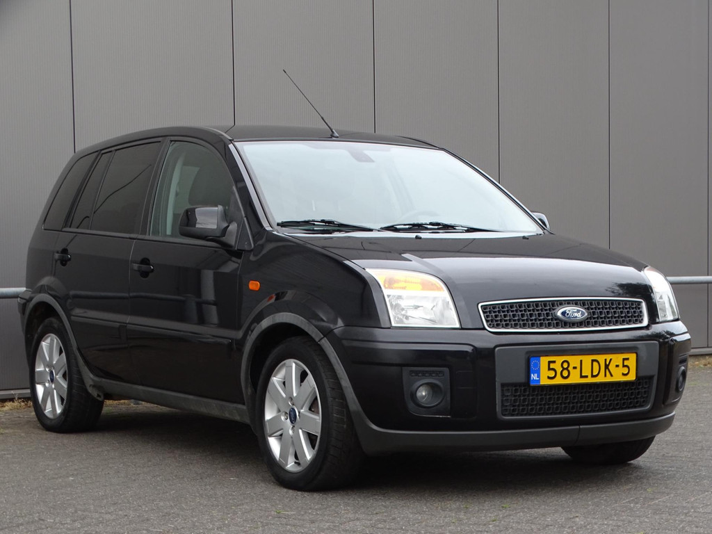 45627665-3.jpg