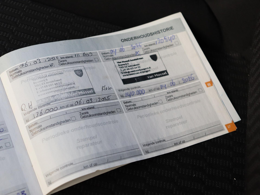 46121272-14.jpg