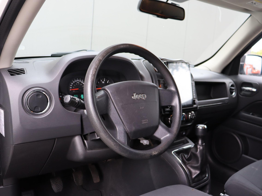 47708075-10.jpg