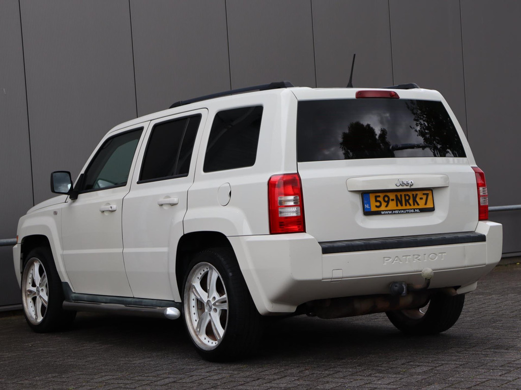 47708075-6.jpg