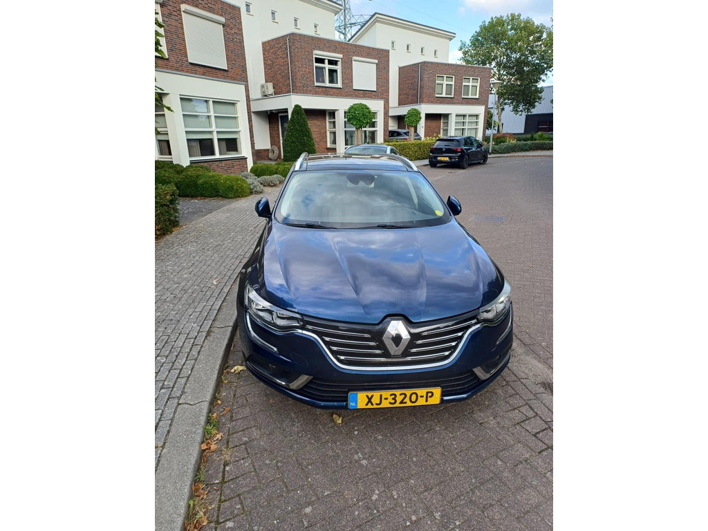 47811521-4.jpg