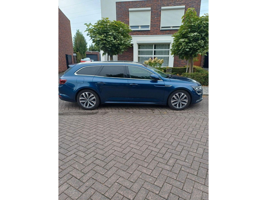 47811521-5.jpg