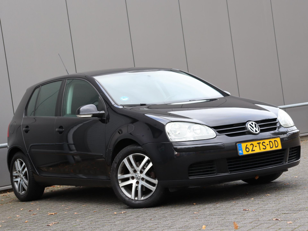 48490625-2.jpg