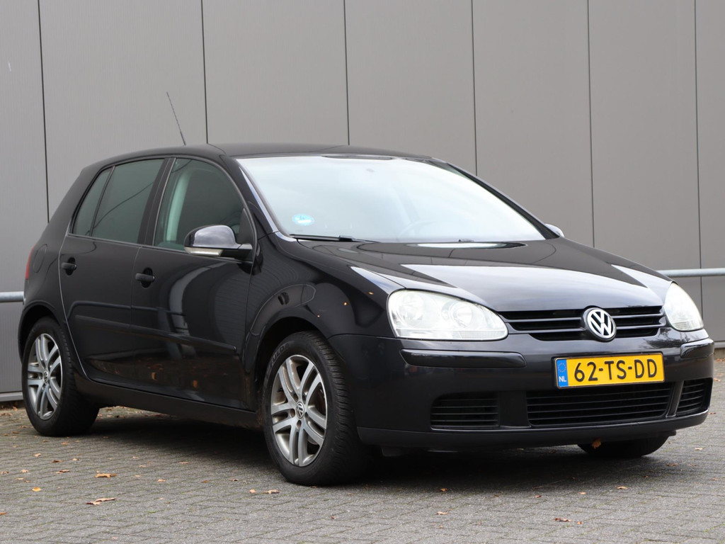 48490625-3.jpg