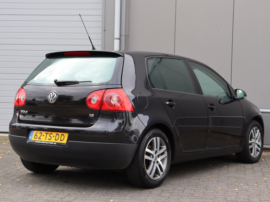 48490625-6.jpg