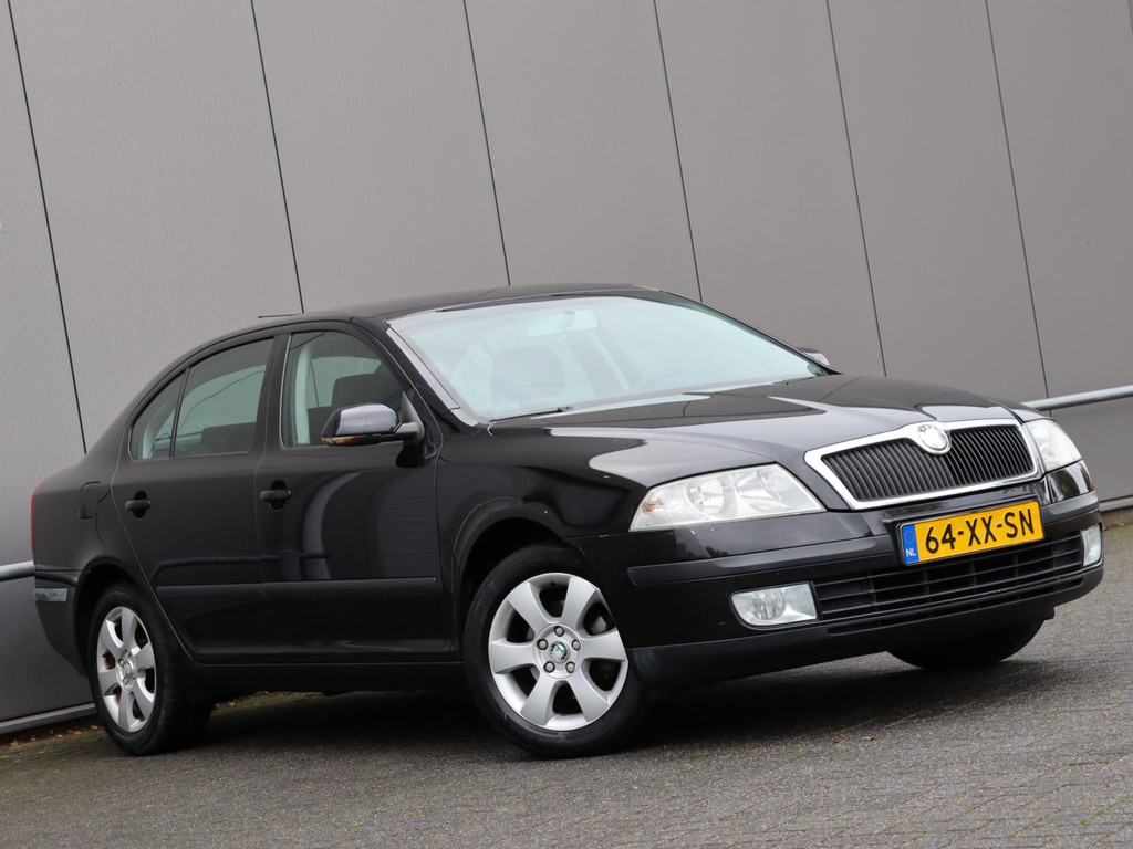 48560630-2.jpg