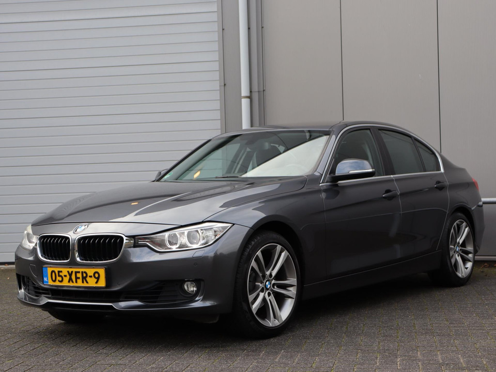 48561644-5.jpg